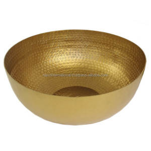 Bol de service en métal revêtu de poudre d'or - Product Image 1