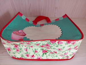 ถุงช้อปปิ้งแบบมีหูหิ้วทำจากผ้า PP ไม่ถักทอ พร้อมหูหิ้วแบบสายรัด PP ขนาดและสีที่สามารถปรับแต่งได้ ใช้งานสะดวกและดีไซน์สวยงาม - Product Image 4