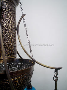 Candelabro de diseño tradicional de latón antiguo BR253 con iluminación colgante única de vidrio soplado con Boca Grande - Product Image 5