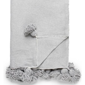 ผ้าห่มปอมปอมทอมือสไตล์โมร็อกโก ถักปักลาย 100% ขนสัตว์ ขนาดคิงไซส์ พกพาสะดวก ใช้ได้ทั้งที่บ้าน เดินทาง โรงแรม และปิกนิก - Product Image 1