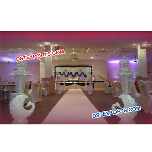Décoration d'allée de mariage Paon, Piliers de couloir en cristal, Colonnes d'allée sculptées dorées, Royaume-Uni - Product Image 1