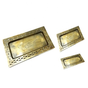 Plateau décoratif en aluminium doré de forme moderne et élégante pour la décoration de salle à manger de mariage avec logo personnalisé - Product Image 6