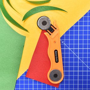 Made in Taiwan Hot selling High Quality Craft Tools 28mm diameter Textile Fabric Rotary Cutter <b>Knife</b> - Product Image 3
