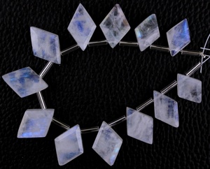 Natural <b>Rainbow</b> Moonstone Blue Fire Faceted Kite Shape Gemstone Wholesale Briolette Beads Manufacturer Genuine High Quality - Product Image 3