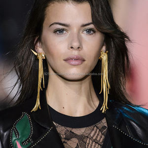 โซ่พู่ชุบทองรุ่นใหม่ใส่ทุกวันต่างหูสตั๊ดเครื่องประดับทองเหลืองที่ทันสมัยของขวัญงานหมั้นจำนวนรูปร่าง/รูปแบบ - Product Image 2