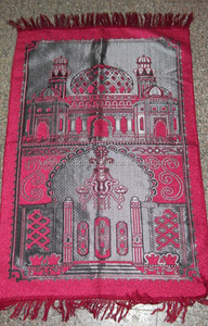 Vente en gros de tapis de prière de luxe en peluche velours Moyen-Orient musulman Islam tapis de prière solide tissé turc épais fabriqué en Inde - Product Image 3