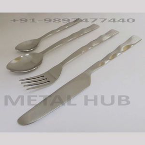 Juego de cubiertos de lujo de acero inoxidable con mangos de madera forjados a mano Inspirado en el diseño de Portugal Cuchara de regalo de negocios sostenible - Product Image 2