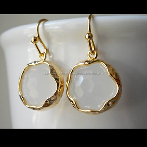 Boucles d'oreilles de créateur de pierres précieuses en laiton bohème pour femmes avec crochet à la mode pour les mariées - Product Image 1