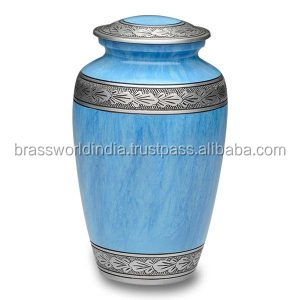 Juego de Tres Urnas Funerarias de Latón Estilo Monterey Americano de Brassworld India - Product Image 3