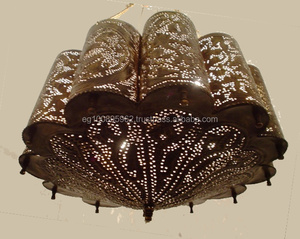 BR150 Lustre en laiton de style antique Mosaïque Filigrain Design Lampes suspendues gravées à la main avec finition en laiton - Product Image 1