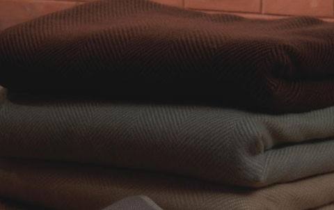 สีน้ำตาล