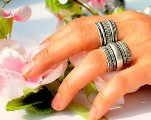 แหวน kuchi พื้นเมืองแบบยูนิเซ็กส์พร้อมหลอดหนาสายรูปทรงเรขาคณิตโค้งมนเคลือบสีโรสโกลด์คลาสสิกทำจากสแตนเลส - Product Image 5