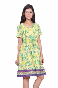 À la mode femmes nouvelle mode imprimé robe courte rétro col en v à manches courtes tendance femmes élégantes Mini robe - Product Image 3