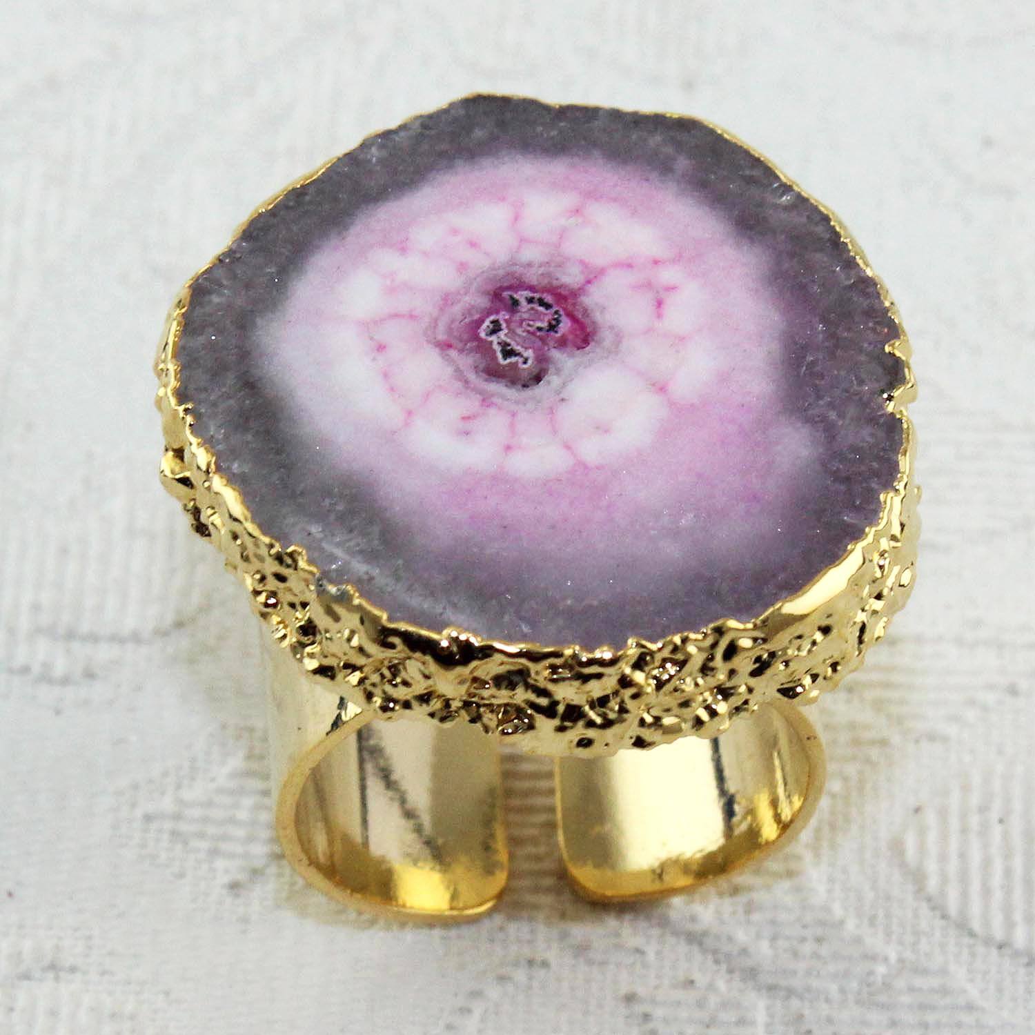 สีชมพูอ่อน