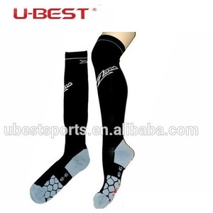 Calcetines Wilson para Hombre, Blancos, hasta la Rodilla, Transpirables, Deportivos, Tejidos, Estilo Regular de Verano, Color Sólido, con Logotipo en el Puño - Product Image 3