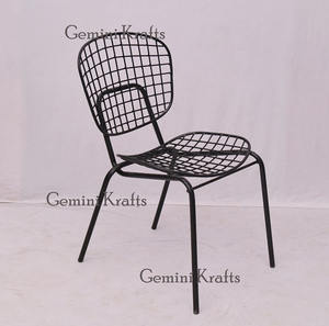 Chaise de salle à manger d'extérieur en fer moderne - Product Image 1