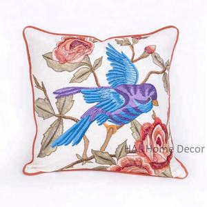 Housses de coussin décoratives pour dossier de canapé brodées à la main multicolores, housses de coussin de designer faites à la main - Product Image 4