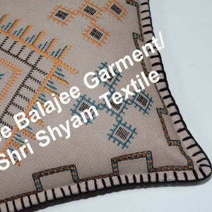 Fait à la main écologique multicolore coton Suzani brodé indien housses de coussin jeter taies d'oreiller pour la maison hôpital Kantha - Product Image 1