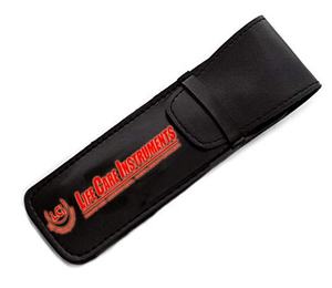 Étui pour rasoir de sécurité à double tranchant en cuir noir fait à la main, disponible avec logo personnalisé dans différentes formes et couleurs par Life Care Instr - Product Image 3