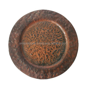 Assiette de chargement décorative Assiettes à vaisselle Assiette de chargement décorative en métal gaufré Bronze avec finition noire antique - Product Image 1