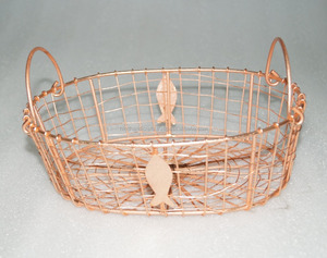 Shiny Gold Iron Wire <b>Hanging</b> <b>Basket</b> with Leaf Design Durable Metal <b>Hanging</b> <b>Basket</b> - Product Image 3
