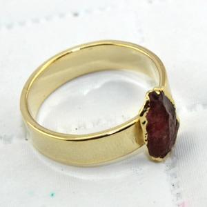 แหวนพลอยโกเมนดิบธรรมชาติขายส่ง แหวนชุบทอง 24k เครื่องประดับอินเดีย - Product Image 4