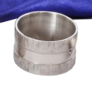 Servilletero de metal plateado para fiesta hecho de latón - Product Image 3