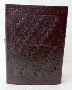 Journal indien fait à la main en cuir de créateur véritable Taille B5 Couverture rigide Conception de pierre en relief Fermeture à verrouillage en métal pour usage professionnel - Product Image 3