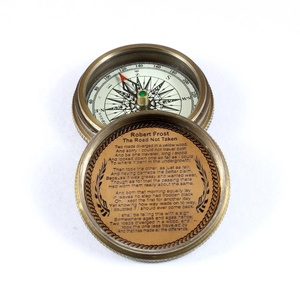 Brújula Náutica de latón antiguo con diseño grabado de Robert Frost, Funda de cuero de tamaño bolsillo, aleación de Metal para Navidad y Pascua - Product Image 6
