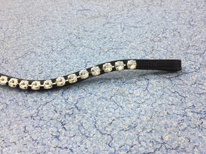 สายคาดศีรษะม้าแบบพรีเมียม ขนาด 12 มม. ทำจากหินสีเงิน พร้อมหนังคุณภาพดีเยี่ยม ดีไซน์ทันสมัย สวมใส่สบาย สำหรับขี่ม้า รับผลิตแบบ OEM ODM จำนวนมาก - Product Image 3