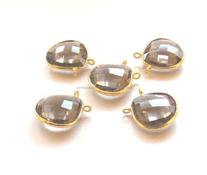 Belle lunette de déclaration en forme de coeur plaquée or 24 carats 15mm faite à la main en quartz fumé à facettes pierres précieuses naturelles résultats de connecteur Boho - Product Image 2