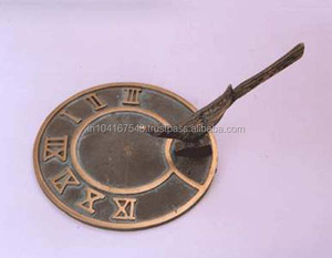 Reloj de sol plano con acabado antiguo de alta calidad con figurita de pájaro, Material de Metal de suministro directo de fábrica al por mayor - Product Image 1