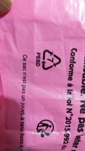 Sac personnalisable pour t-shirt debout en PE-BD brillant 50 micros thermoscellés avec logo personnalisé pour vêtements fabriqués en France - Product Image 5