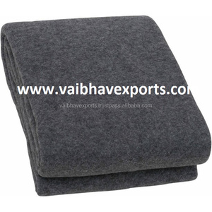 ผ้าห่มขนแกะบรรเทาลายทางผ้าโพลีเอสเตอร์100% ความร้อนต่ำสำหรับห้องนอนและห้องนั่งเล่นสำหรับวันหยุดปีใหม่ - Product Image 4