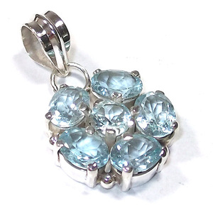 Colgante de topacio azul natural vintage de lujo con forma de flor, hecho a mano, joyería de plata de Jaipur a precio de mayorista. - Product Image 1