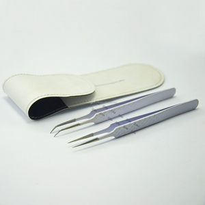 Pince à cils de précision noire à logo personnalisé, manche dentelé, droite et courbée, lot de 2 pinces à cils - Product Image 4