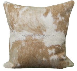 หมอนอิงสีเบจและสีขาว - Product Image 1