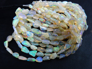 Perles d'opale éthiopienne naturelle, forme de pépites lisses, multi-feux, en vrac - Product Image 6