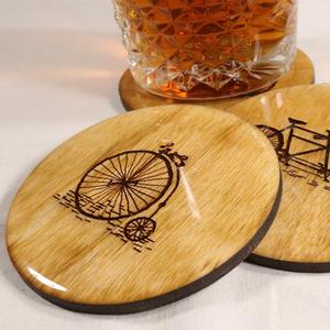 Sous-verre en bois personnalisé gravé - Product Image 1