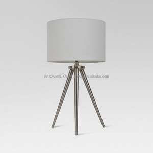 Lámpara de Mesa con Base de Latón - Product Image 6