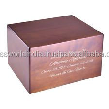 Suministros funerarios de la India, urna de madera fuerte de Brassworld para adultos - Product Image 3