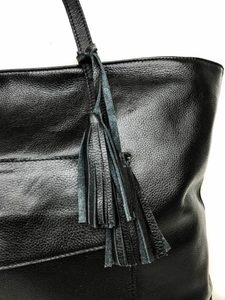 Fourre-tout moderne en cuir pour femmes Sac de tous les jours léger avec forme compacte et sangle réglable élégante - Product Image 2