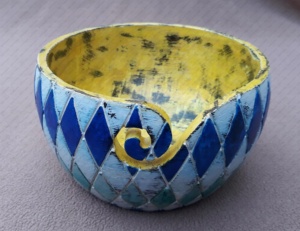 Bol en fil coloré sculpté en bois Artisanat du bois Boîtes en bois et panneaux muraux-Produit AC 3525 par AYAANS - Product Image 2