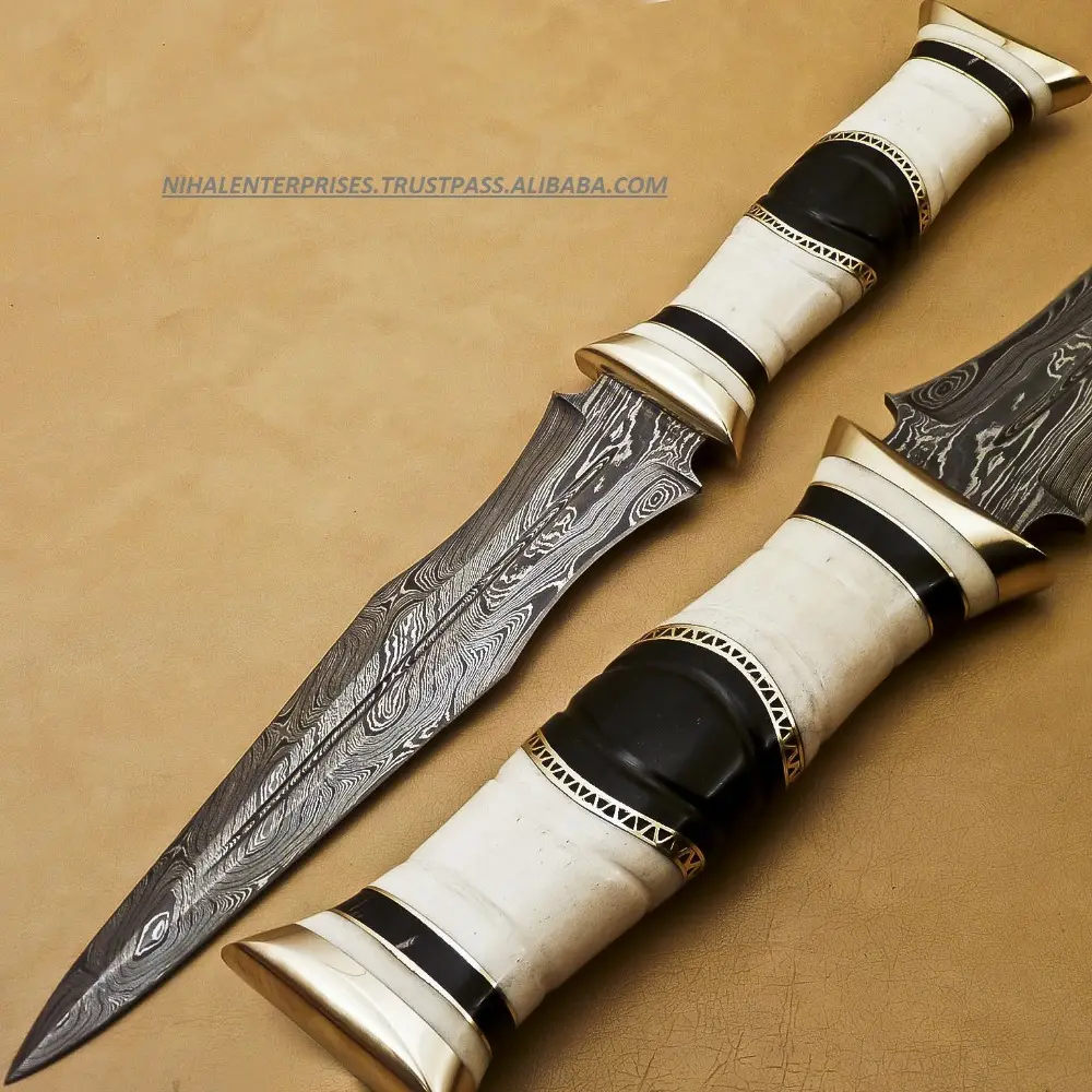 Cuchillo de caza de punta de lanza de acero damasco forjado a mano