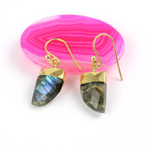 Pendientes de gota de piedra labradorita con forma de diente de cuerno vintage Ajuste de bisel de plata para bodas o regalos Nueva joyería Chape - Product Image 4