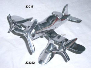 Avion poli miroir en aluminium moulé sur support, avec trois hélices, Sculptures décoratives voile pour la maison - Product Image 3