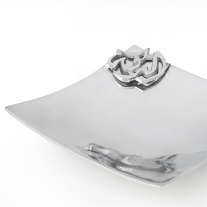 Plateau décoratif moderne en acier inoxydable avec plateau de service élégant au design complexe pour la décoration intérieure - Product Image 1