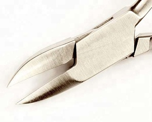 La manucure professionnelle en podiatrie argentée met en œuvre des coupe-ongles d'orteil avec pochette en cuir PU pour les soins personnels et le coupe-ongles incarnés - Product Image 4