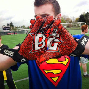 Guantes de Fútbol Americano Personalizados de Alta Calidad y Buen Agarre - Product Image 4