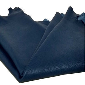 Piel de oveja con patrón de grano acabado de cuero Cabretta azul marino Premium para uso en prendas de vestir para guantes de golf - Product Image 2